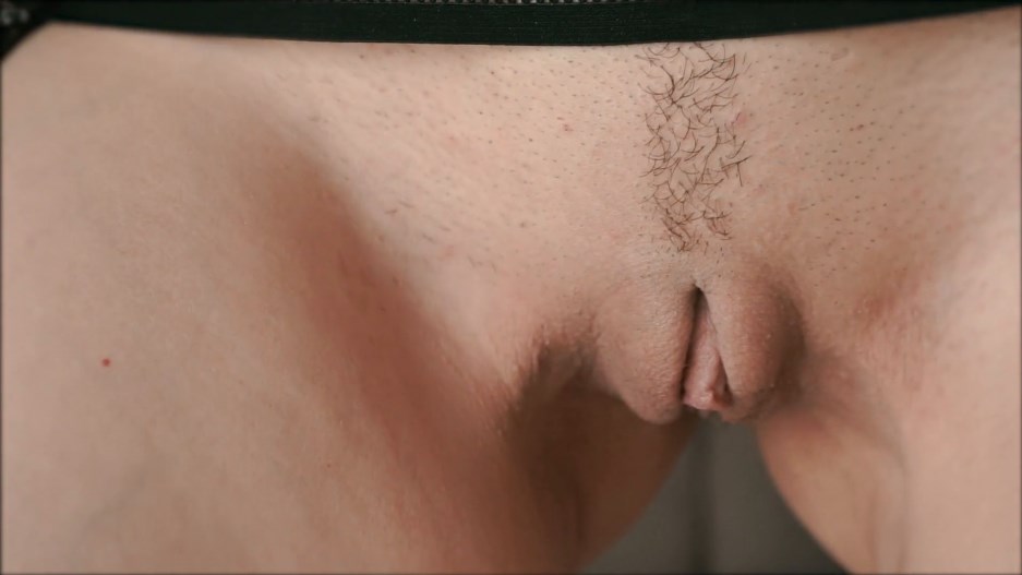 xxxCaligulaxxx – Mommy Fucks Me on Xmas Morning